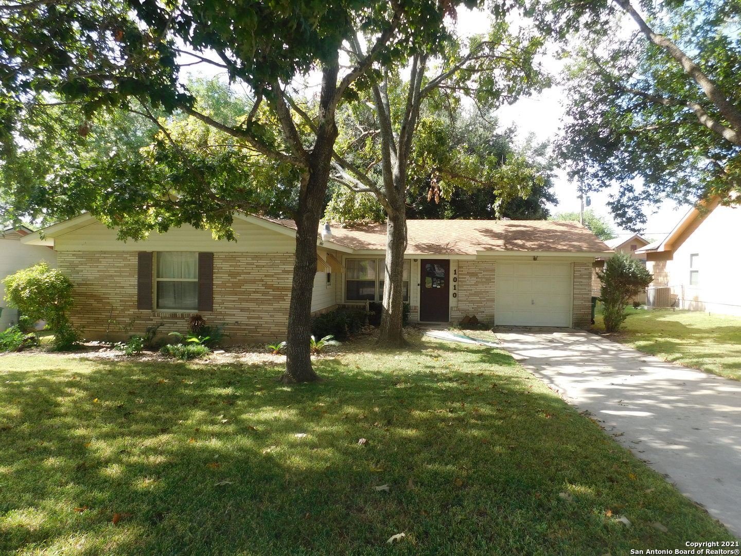 1010 Mount Serolod Drive San Antonio TX 78213