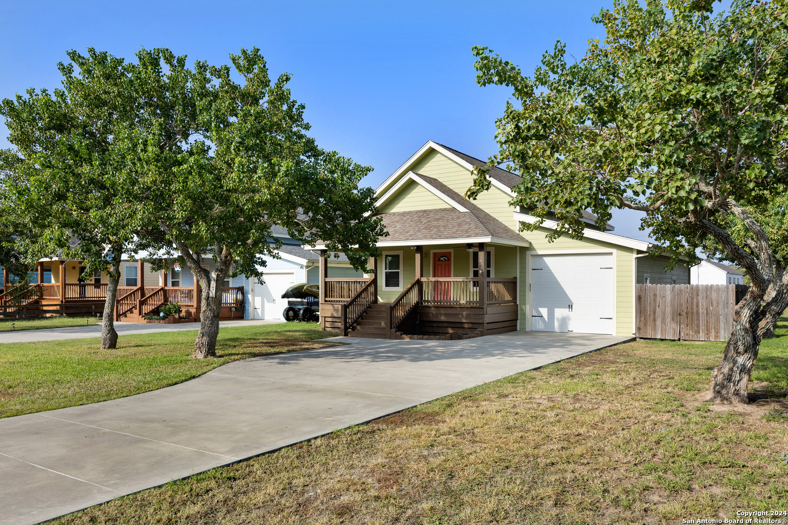 1403 S Young Rockport TX 78382