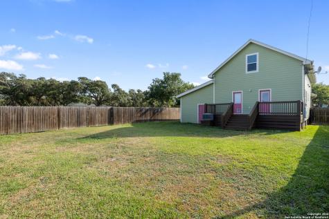 1403 S Young Rockport TX 78382