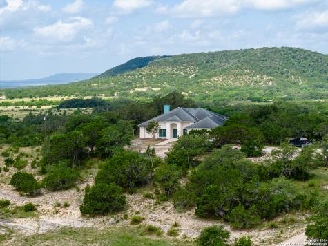 732 Hay Hollar Road Bandera TX 78003