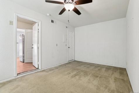 307 Clover Creek San Antonio TX 78245