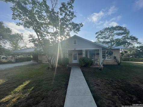 242 Montague Drive Bandera TX 78003