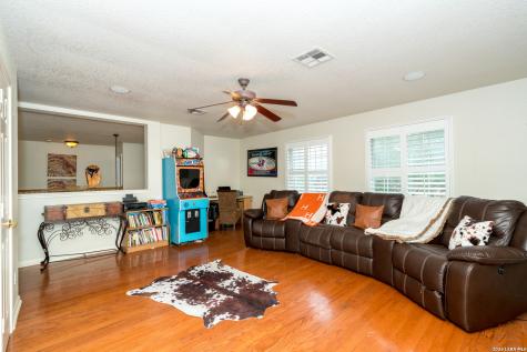 1203 Sand Wedge San Antonio TX 78258