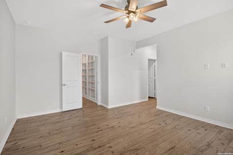 223 W West Granite Shores Boerne TX 78006