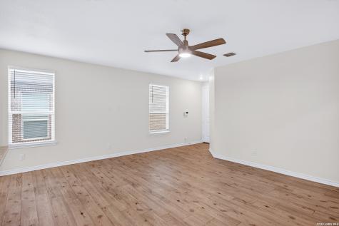 223 W West Granite Shores Boerne TX 78006