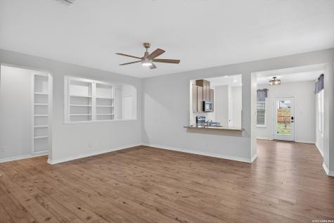 223 W West Granite Shores Boerne TX 78006