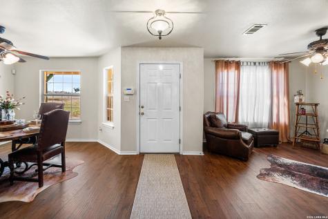 7914 Knowlton Road San Antonio TX 78263