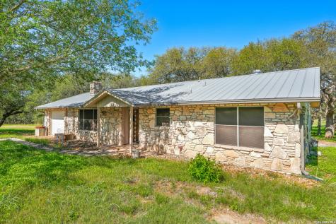 101 Diamond J Road S Pipe Creek TX 78063