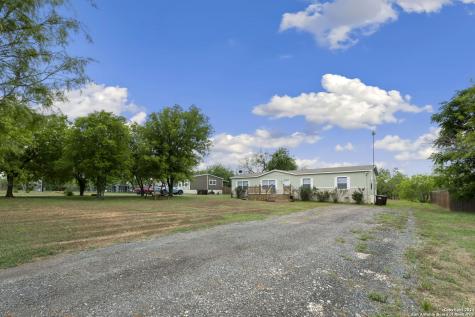 10195 Hackelberg Road Atascosa TX 78002