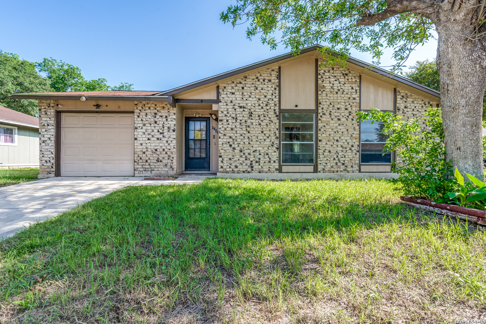 4243 Apple Tree San Antonio TX 78222