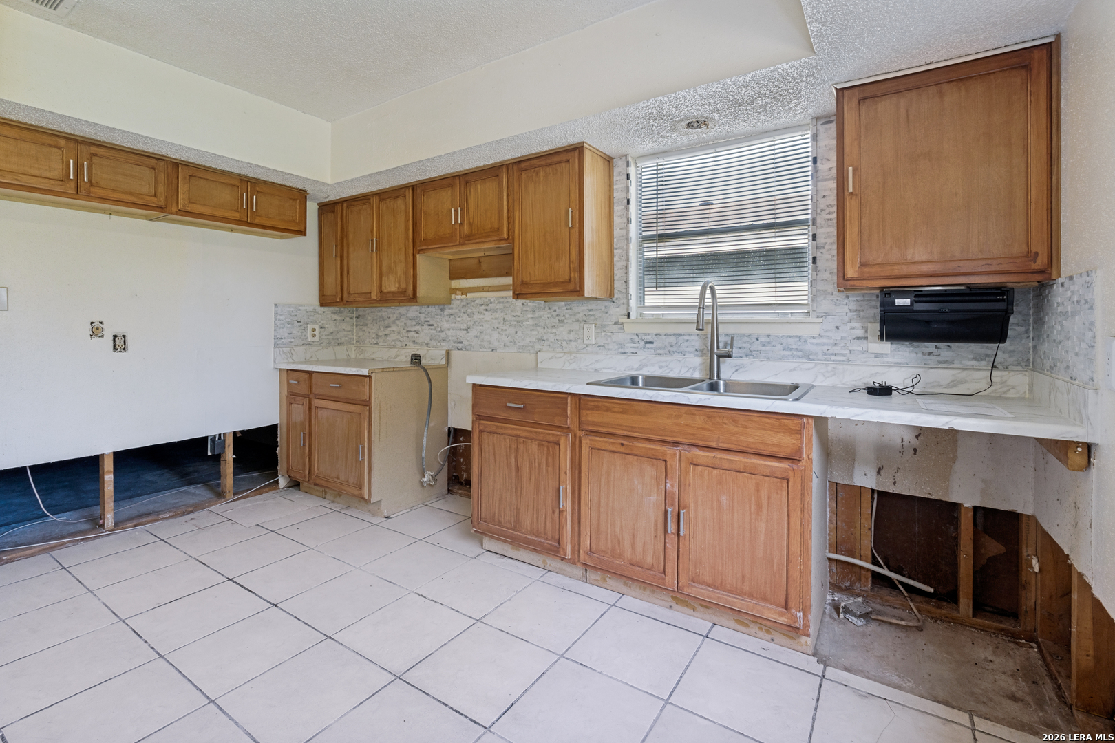 4243 Apple Tree San Antonio TX 78222