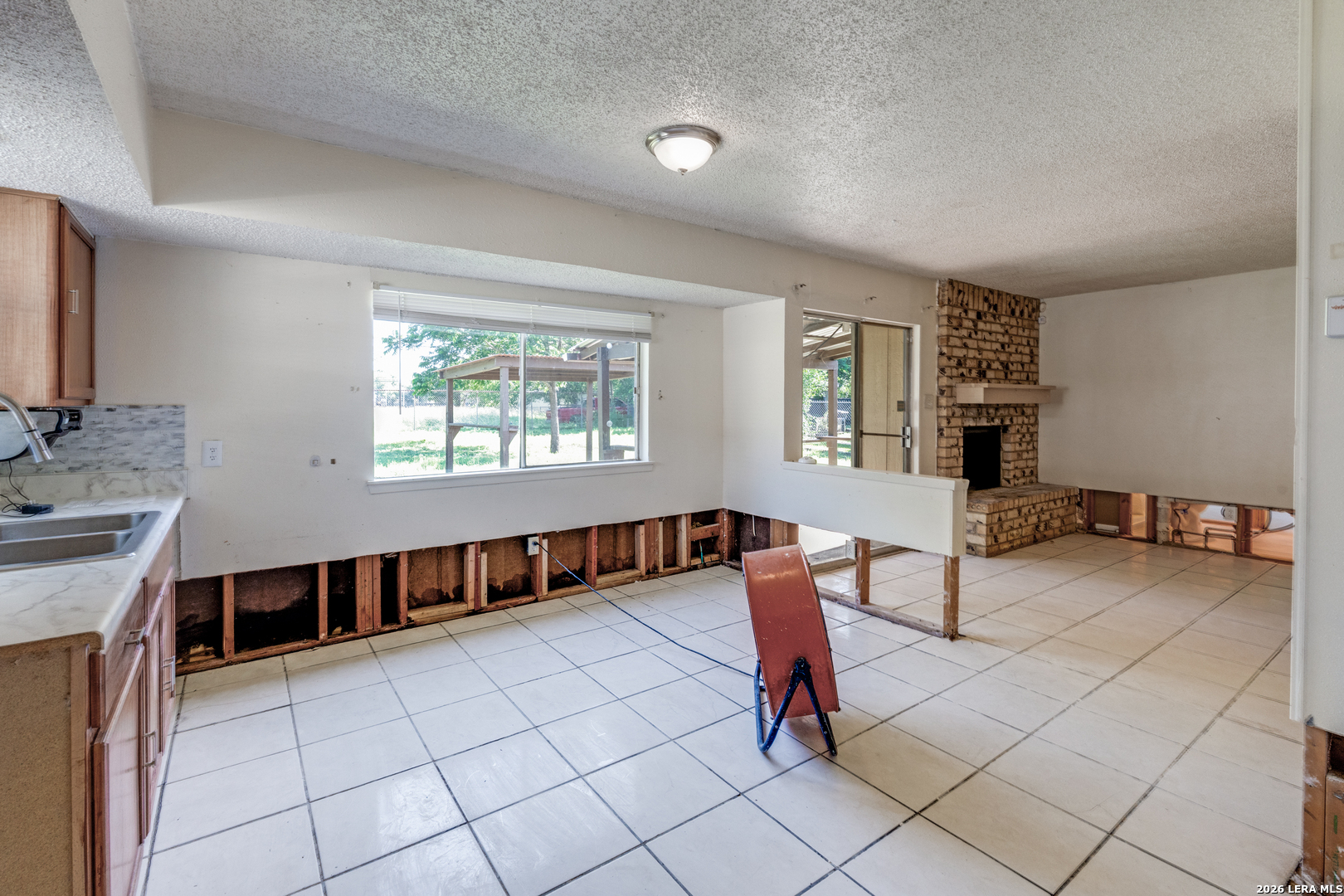 4243 Apple Tree San Antonio TX 78222
