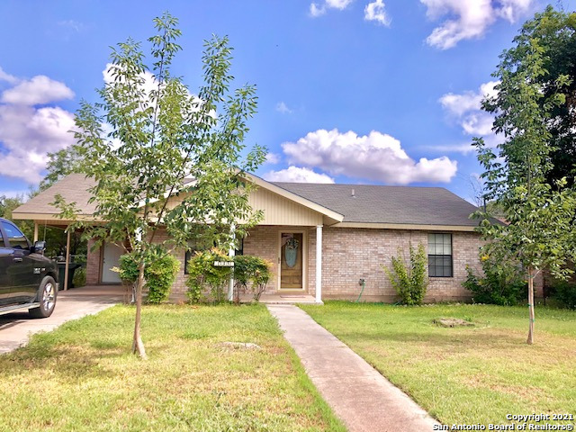 319 W Calera Street Uvalde TX 78801
