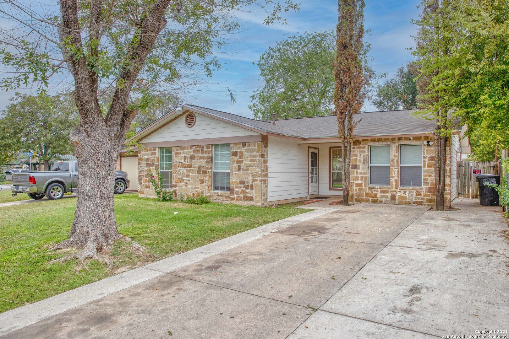 1106 S Brownleaf Street San Antonio TX 78227