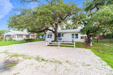 405 Broadway Street Fulton TX 78358