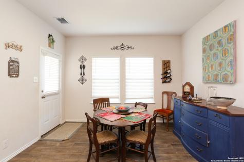 132 Bunkers Hill Floresville TX 78114