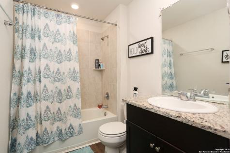 132 Bunkers Hill Floresville TX 78114