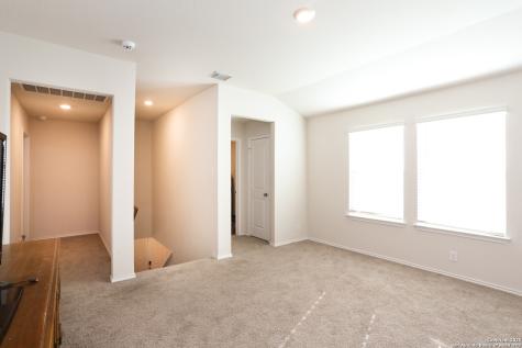 132 Bunkers Hill Floresville TX 78114