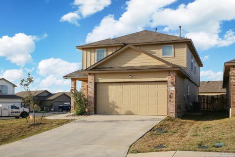 132 Bunkers Hill Floresville TX 78114