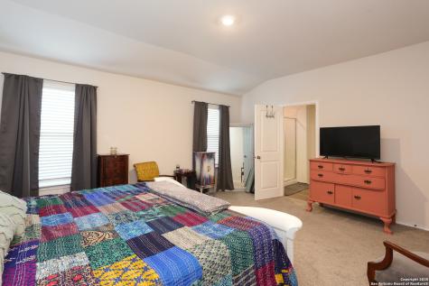 132 Bunkers Hill Floresville TX 78114