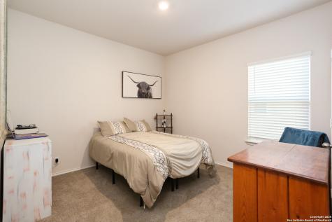 132 Bunkers Hill Floresville TX 78114