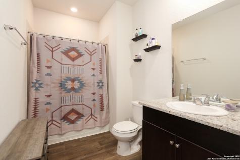 132 Bunkers Hill Floresville TX 78114