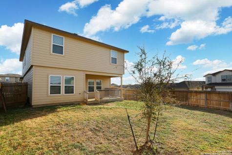 132 Bunkers Hill Floresville TX 78114