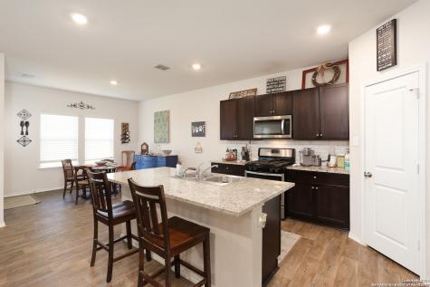 132 Bunkers Hill Floresville TX 78114
