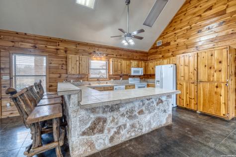 498 Camino Del Rancho Concan TX 78838