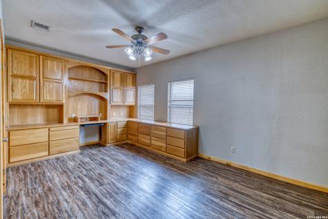 498 Camino Del Rancho Concan TX 78838
