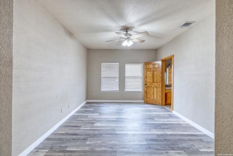 498 Camino Del Rancho Concan TX 78838