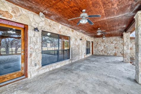 498 Camino Del Rancho Concan TX 78838