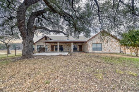 498 Camino Del Rancho Concan TX 78838