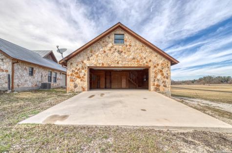 498 Camino Del Rancho Concan TX 78838