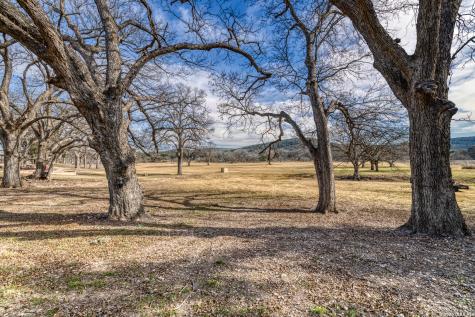 498 Camino Del Rancho Concan TX 78838