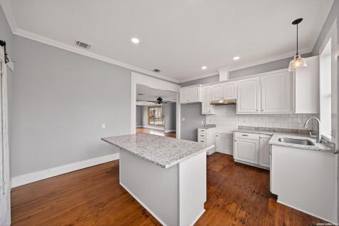 1612 Saint Peter Gonzales TX 78629