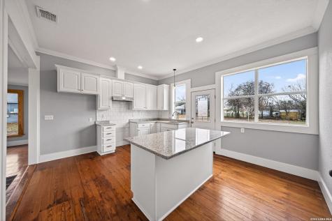 1612 Saint Peter Gonzales TX 78629