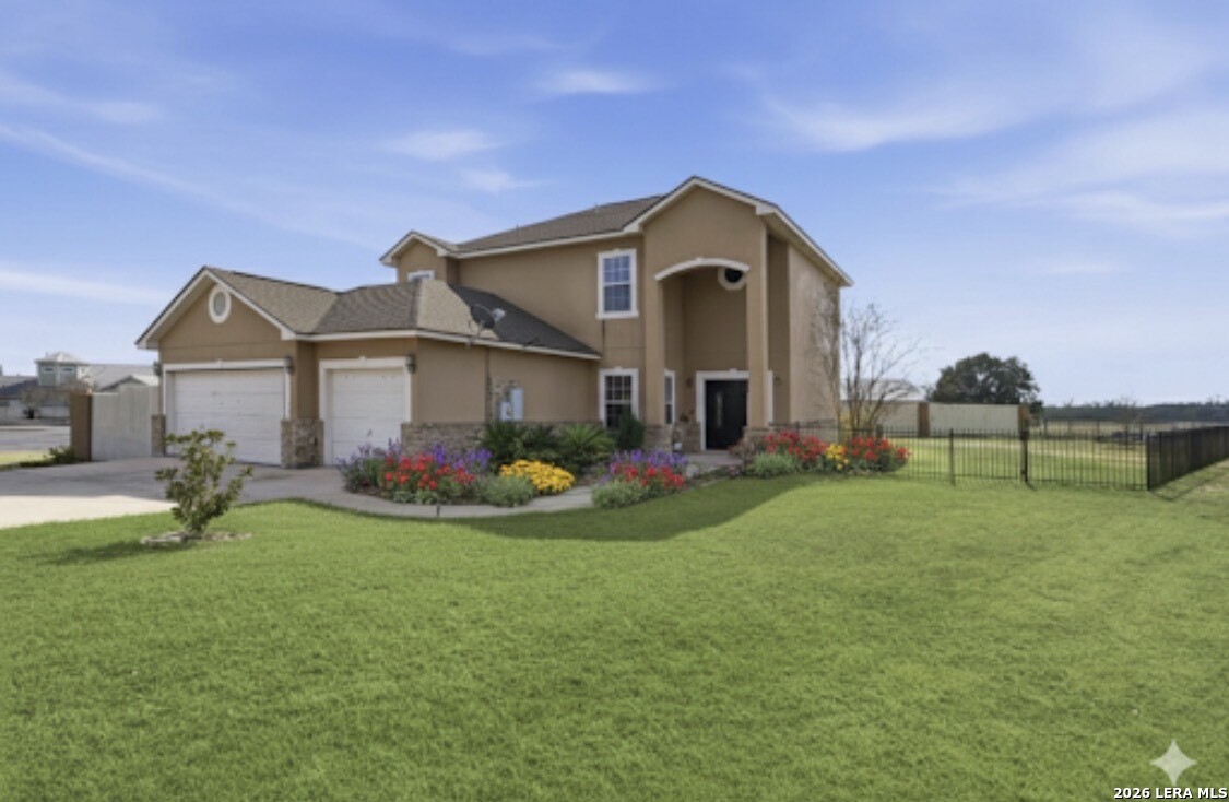 184 Fairway Floresville TX 78114