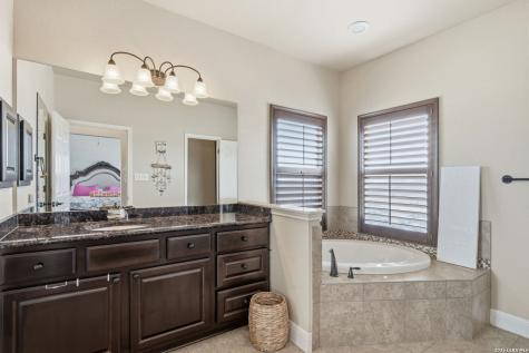 184 Fairway Floresville TX 78114
