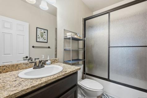 184 Fairway Floresville TX 78114