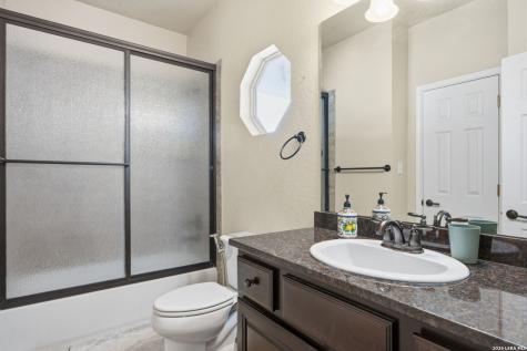 184 Fairway Floresville TX 78114