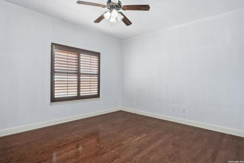 184 Fairway Floresville TX 78114