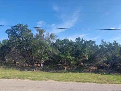621 Glen Oaks Drive Canyon Lake TX 78133