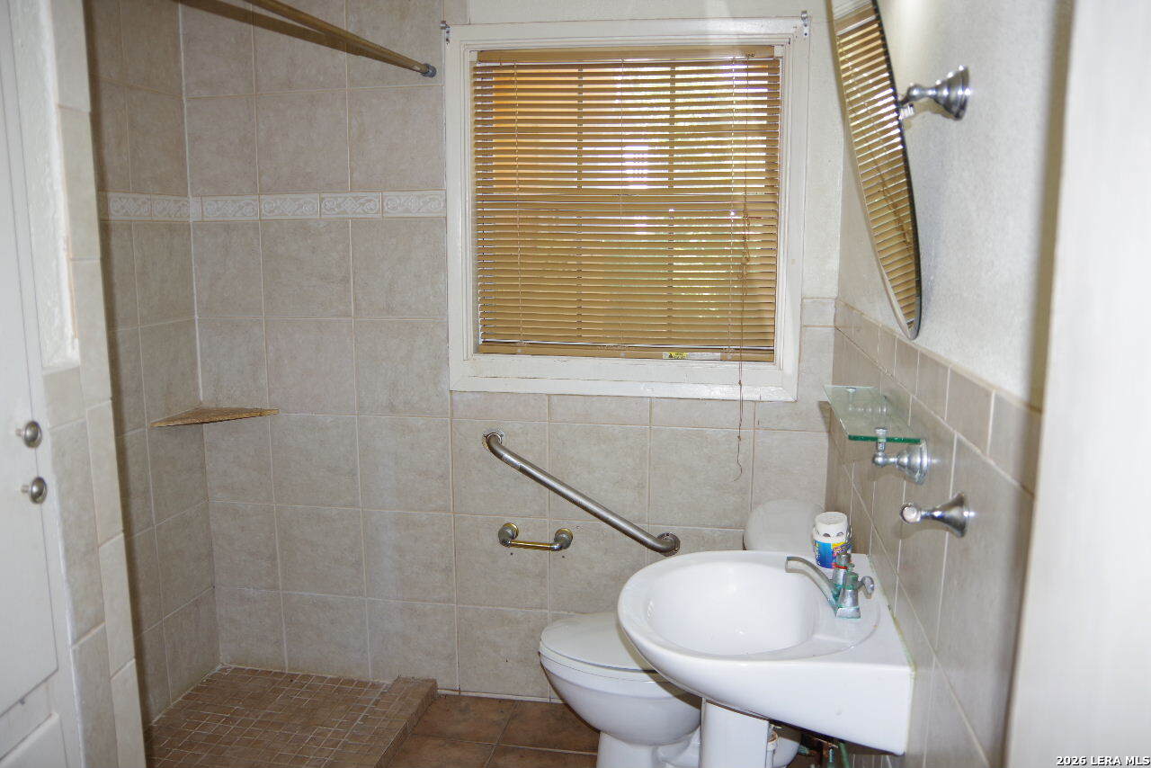 527 Craigmont San Antonio TX 78213