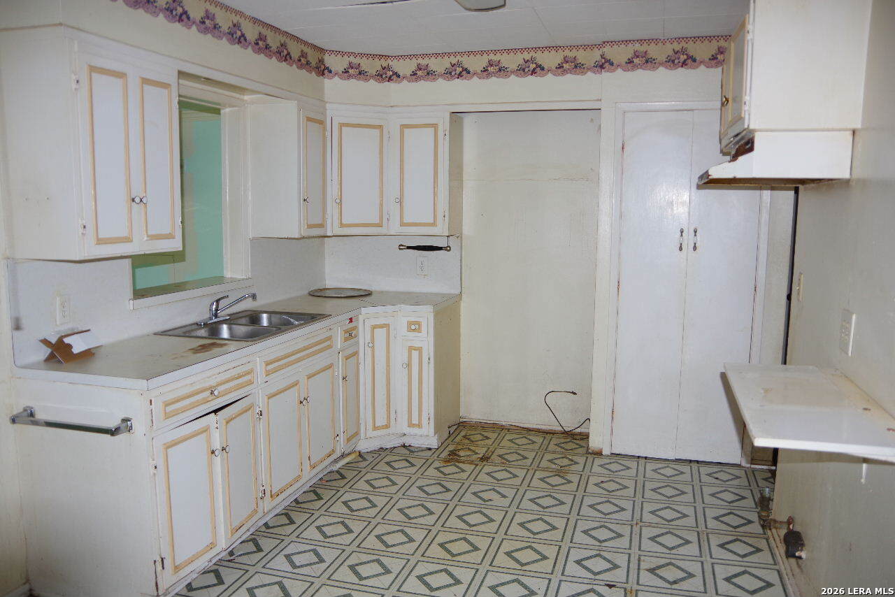 527 Craigmont San Antonio TX 78213