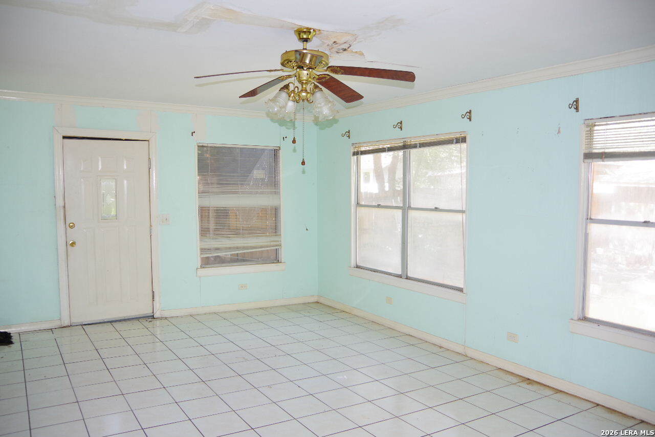 527 Craigmont San Antonio TX 78213
