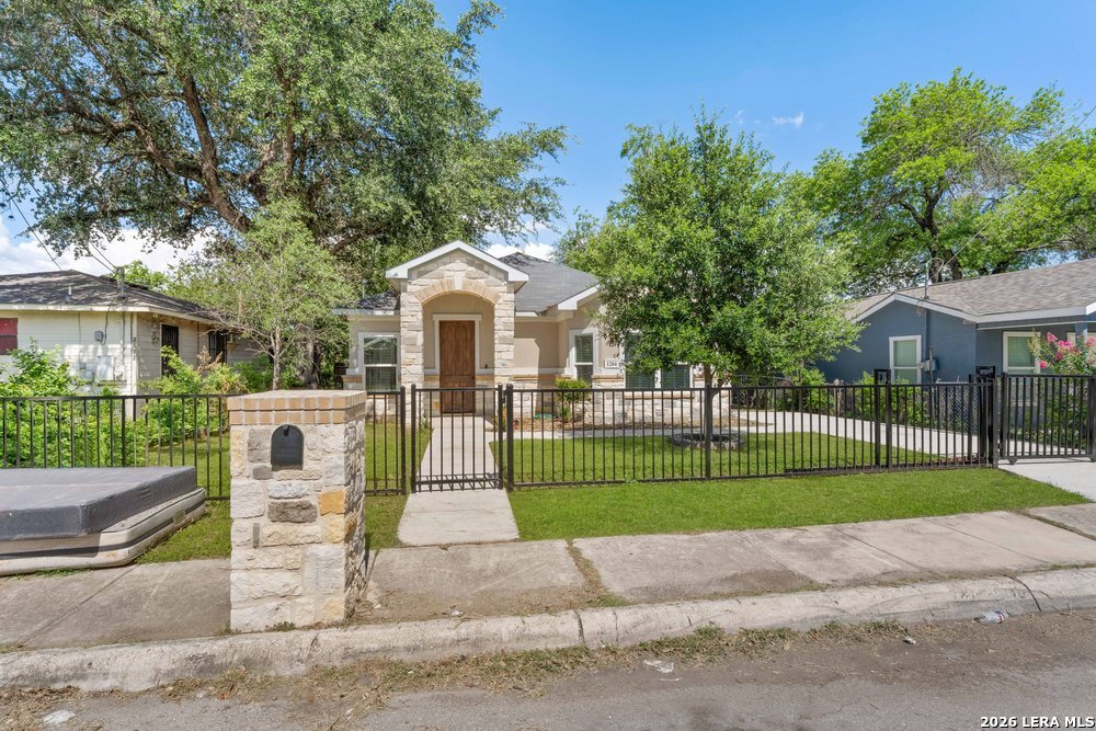 1204 Valencia San Antonio TX 78237