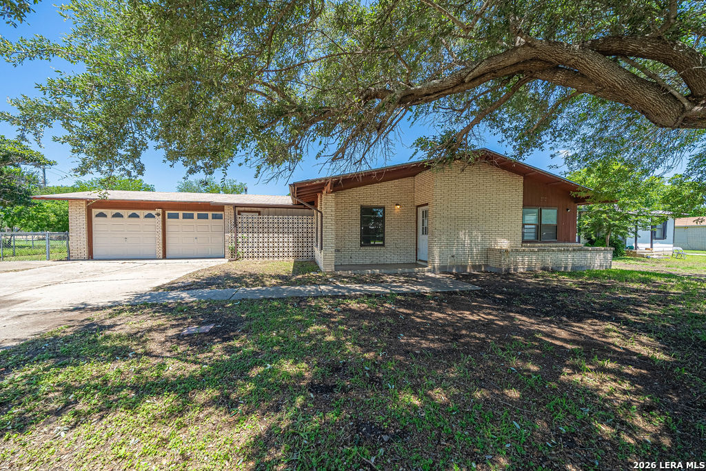 909 Houston Castroville TX 78009