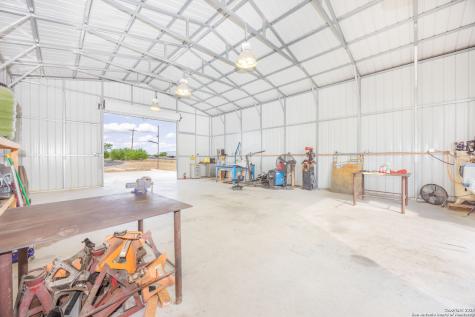14951 N Ih 35 Moore TX 78057