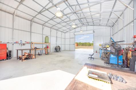 14951 N Ih 35 Moore TX 78057
